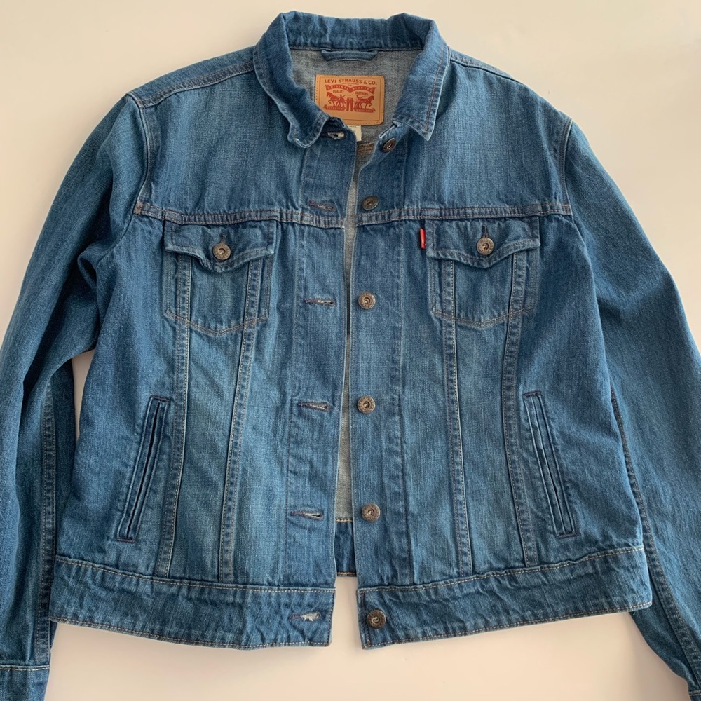 XL Levi’s denim jacket Like New!
